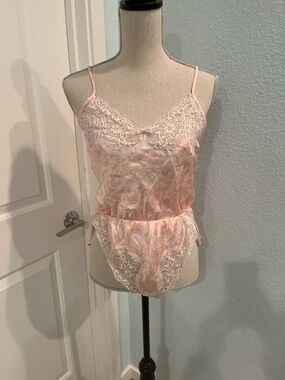 Vintage 90’s Morgan Taylor Light Pink Lace-Trim Cami Bodysuit